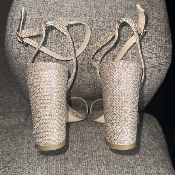 Pelle Moda Brynn Ankle Strap Sandal - Picture 7 of 8